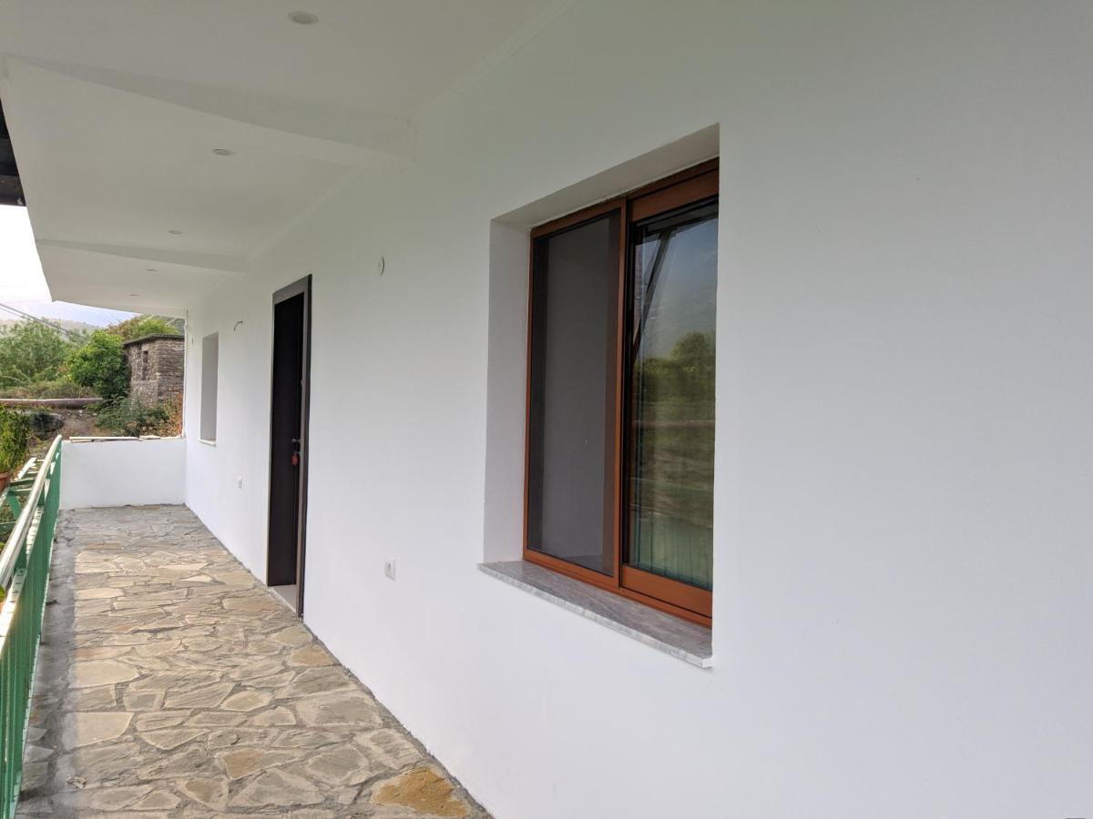 Guesthouse Alvi Përmet Kültér fotó