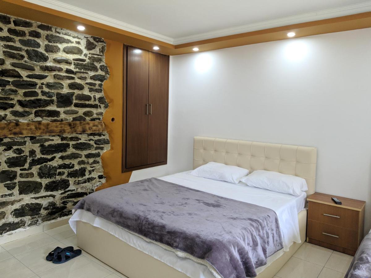 Guesthouse Alvi Përmet Kültér fotó